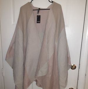 Torrid thick sweater/shaw nwt